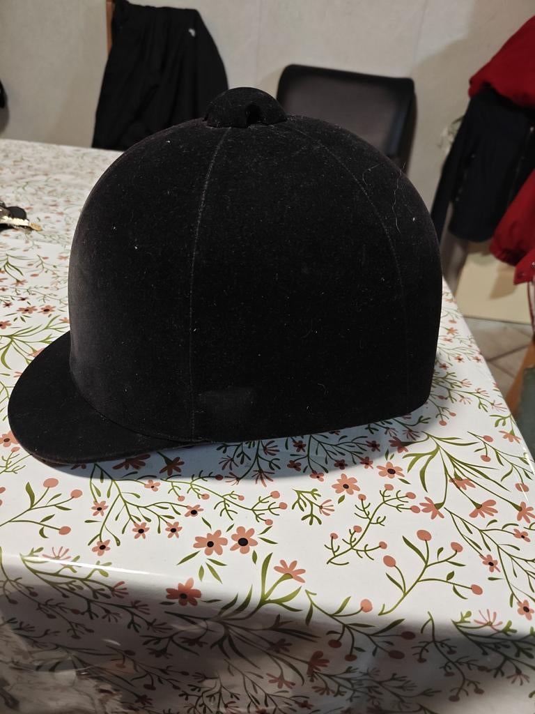 Tok helm paarden helm, Ophalen