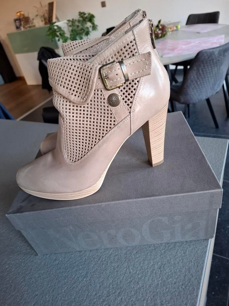 Nerogiardini enkellaarsjes leer mt 40, Kleding | Dames, Schoenen, Ophalen, Zo goed als nieuw