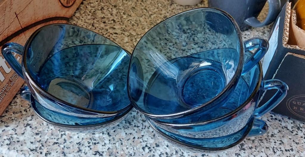 5 tasses verres bleues à café, Enlèvement ou Envoi, Comme neuf