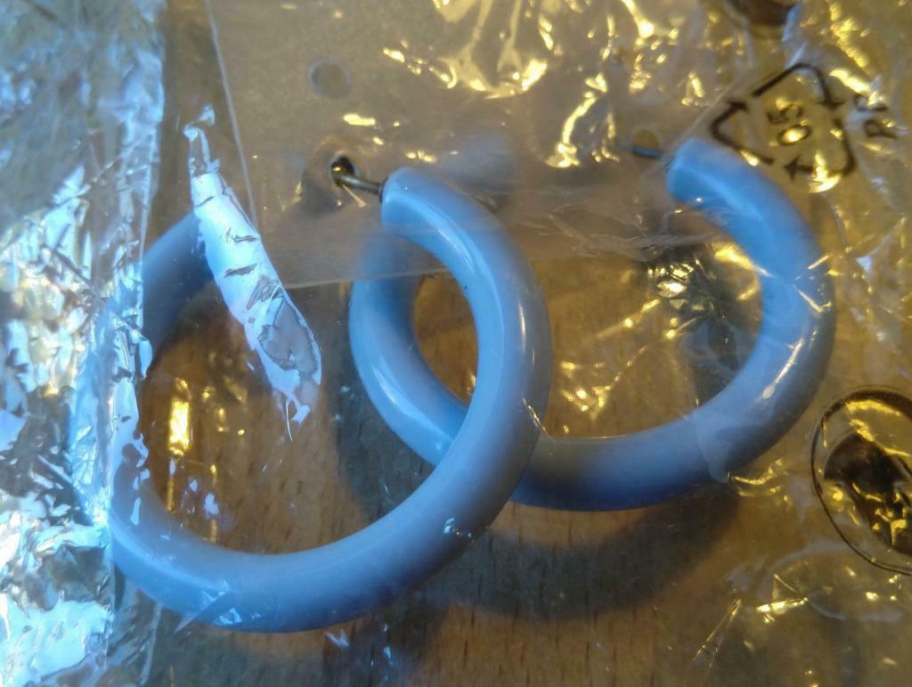 Boucles d'oreilles vintage en plastique des années 1970, Enlèvement ou Envoi, Neuf, Autres couleurs, Autres matériaux