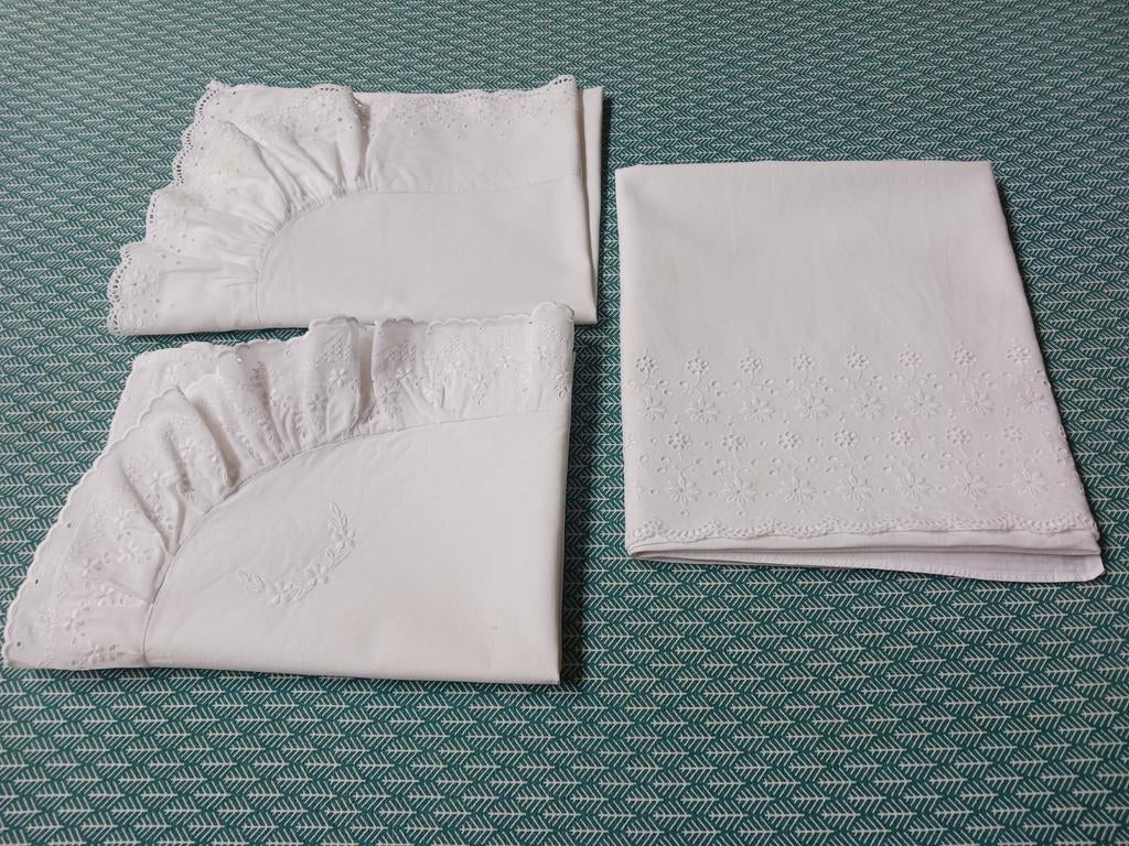Vintage wiegenlakentje en 2 kussenovertrekken., Ophalen of Verzenden, Gebruikt
