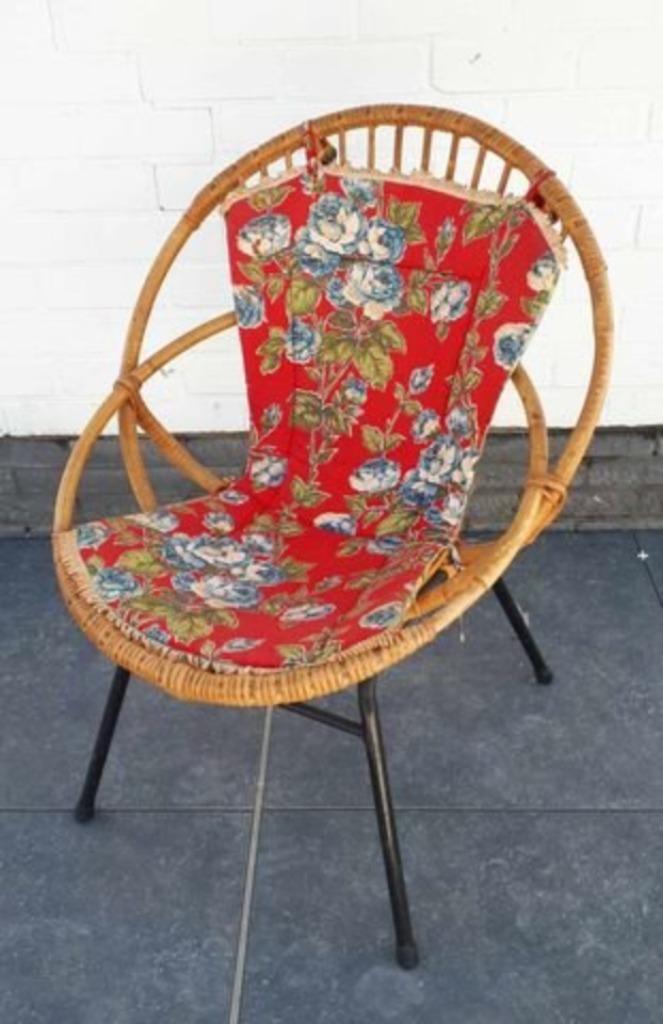 Vintage rotan stoeltje met origineel kussen, Ophalen
