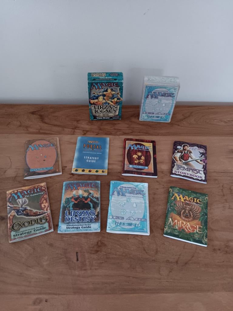 Mtg oude strategy guides en oude lege deck doosjes, Ophalen of Verzenden