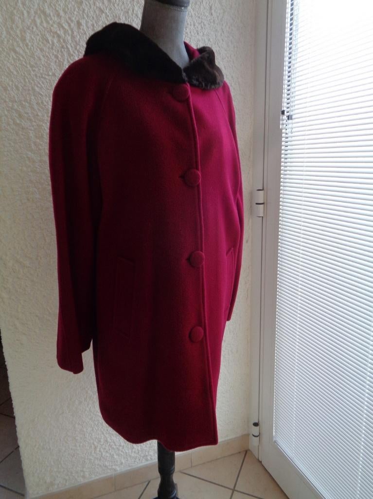 Manteau Bordeaux . Marque "PRO-MOD". Taille 1 - 38/40, Kleding | Dames, Jassen | Winter, Maat 38/40 (M), Overige kleuren, Verzenden