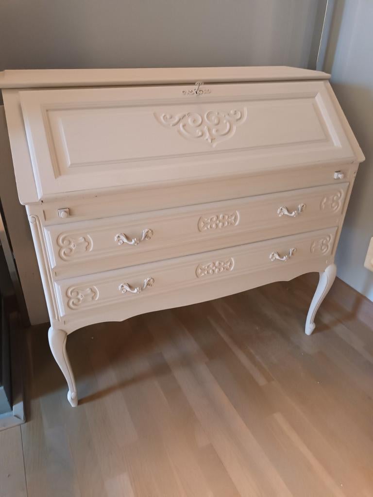 Opgeknapt kastje  zeer mooi en pas gedaan ook geboend, Huis en Inrichting, Ophalen