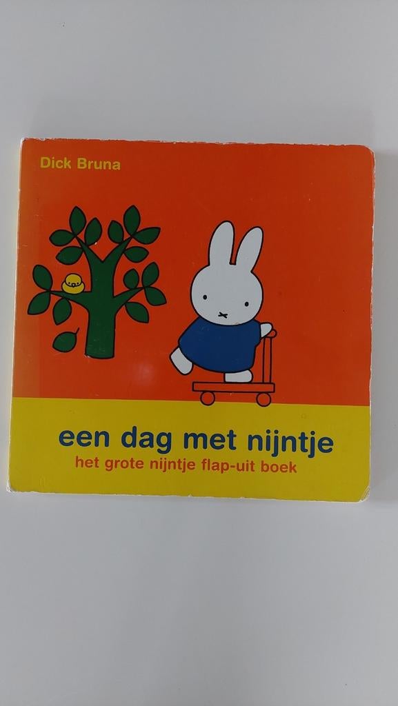 Dick Bruna - Een dag met Nijntje, Ophalen of Verzenden, Gelezen, Dick Bruna