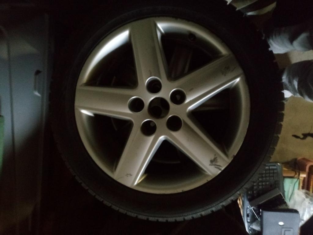4 nouveaux pneus d'hiver Nokian sur jantes Audi 17", Enlèvement, Pneu(s)