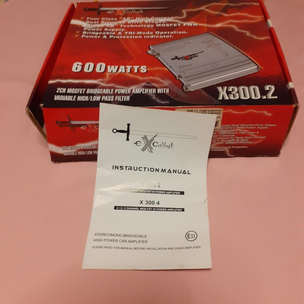600 Watt versterker EXCALIBUR - nieuwstaat, Ophalen of Verzenden