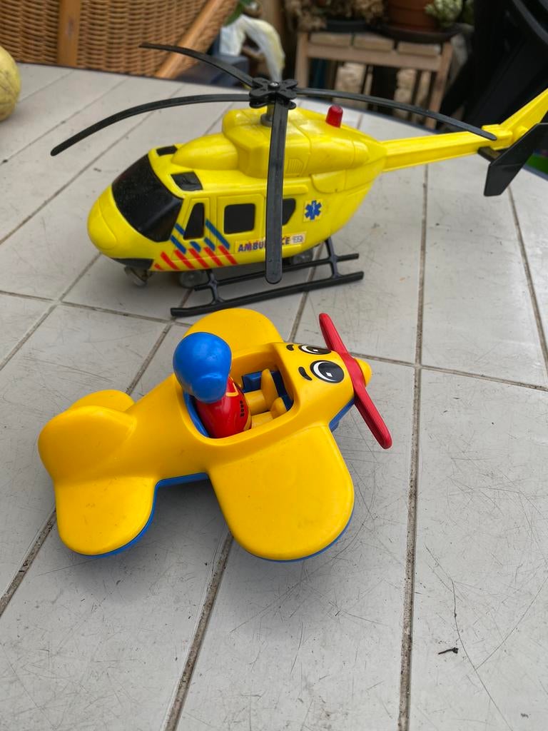 Helikopter en vliegtuigje, Enlèvement ou Envoi, Utilisé