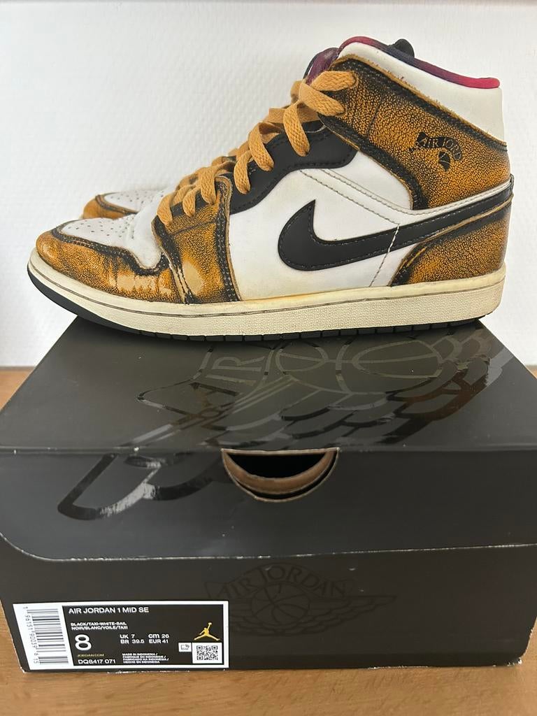 Nike Air Jordan 1 Mid Wear Away maat 41 Met originele doos, Kleding | Heren, Schoenen, Overige kleuren, Nike Jordan, Ophalen of Verzenden