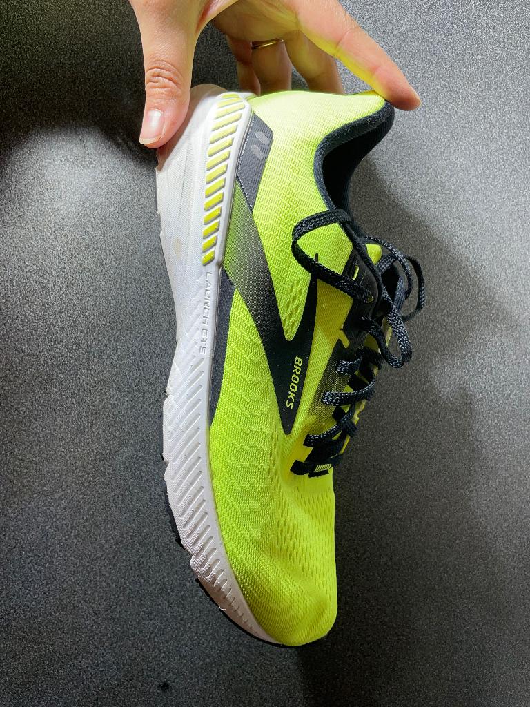 Sneakers voor hardlopen, Ophalen