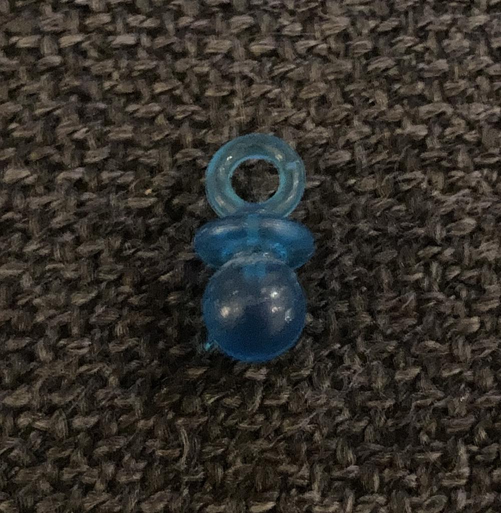 PIN - FOPSPEEN - SUCETTE - PACIFIER, Verzamelen, Verzenden, Gebruikt, Overige onderwerpen, Speldje of Pin