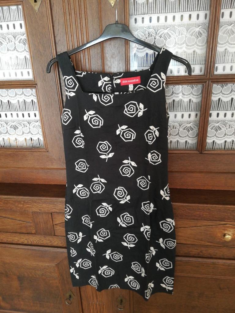 Robe Alain Manoukian. Taille 36., Enlèvement ou Envoi, Comme neuf