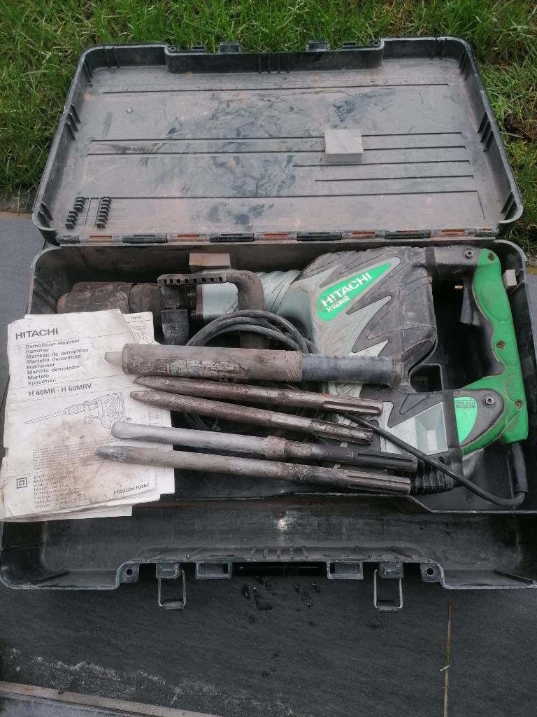 Breekhamer, Sloopwerk binnen