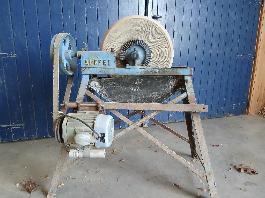 Meule à eau ALBERT, Enlèvement, Utilisé, Autres types