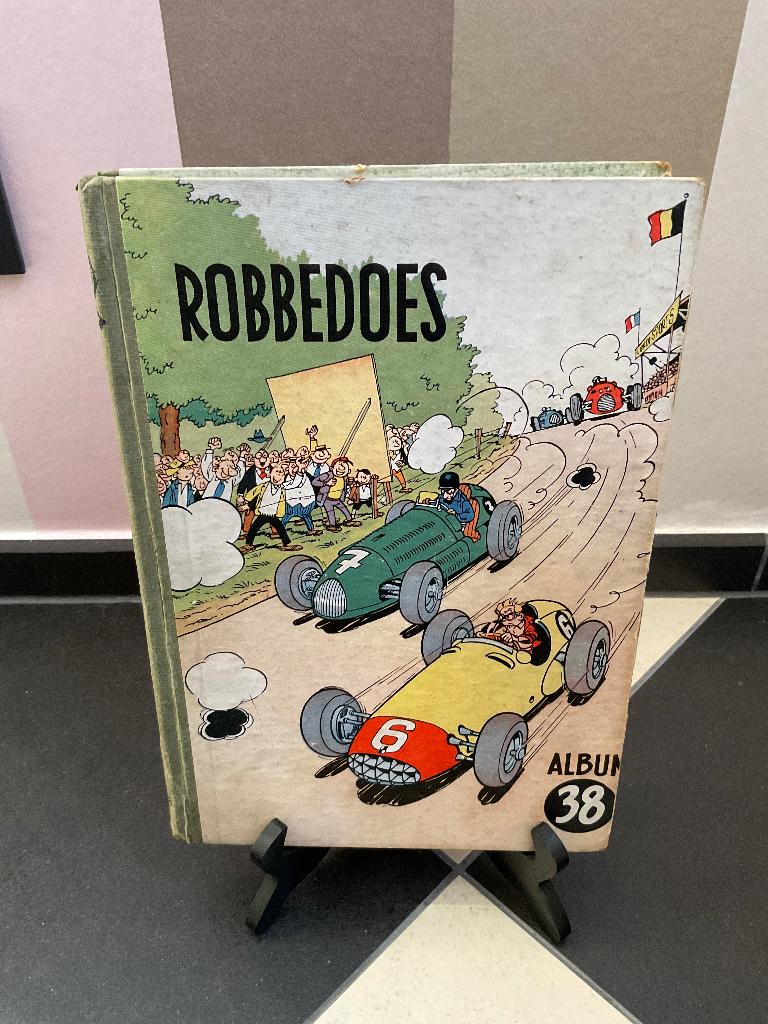 Robbedoes album 38, Boeken, Eén stripboek, Ophalen of Verzenden, Gelezen