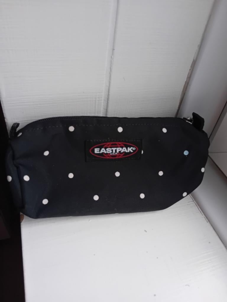 Pennenzak eastpak, Ophalen, Zo goed als nieuw
