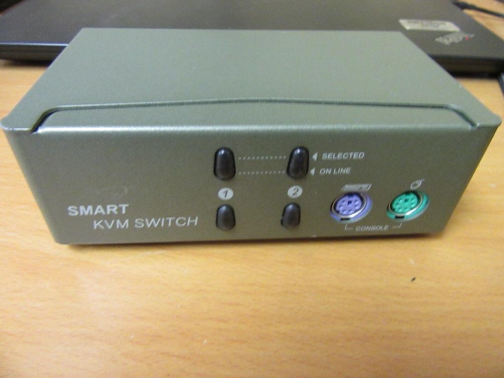 SMART KVM SWITCH (vga)10 EURO, Ophalen of Verzenden, Gebruikt