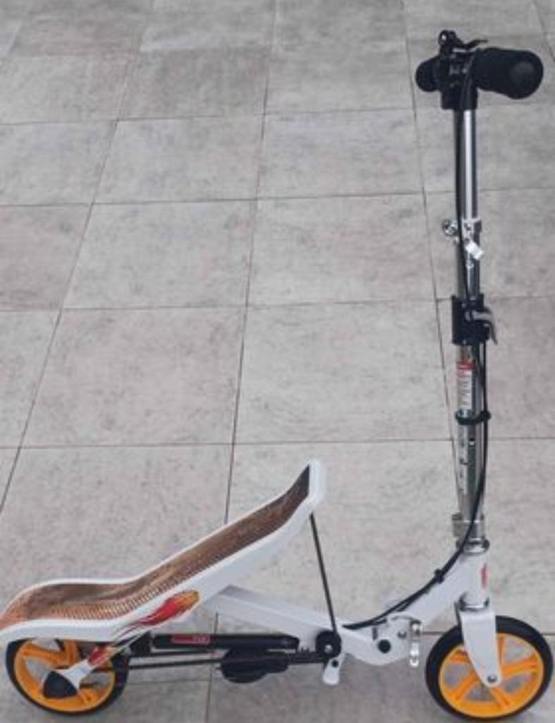 Spacescooter, Ophalen, Zo goed als nieuw, Kickbike, Spacescooter