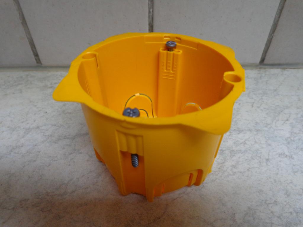 boîte d'encastrement Legrand simple pour parois creuses NEUF, Enlèvement ou Envoi, Neuf, Autres types