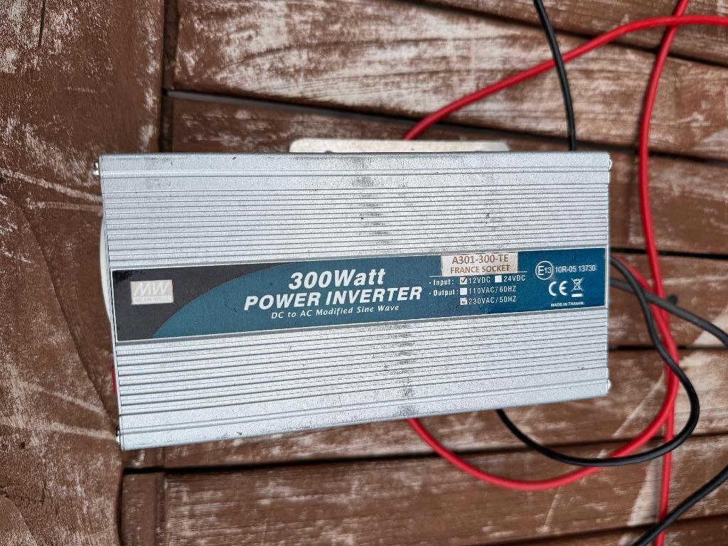 Omvormer elektriciteit power inverter MW 300 watt, Ophalen, Gebruikt