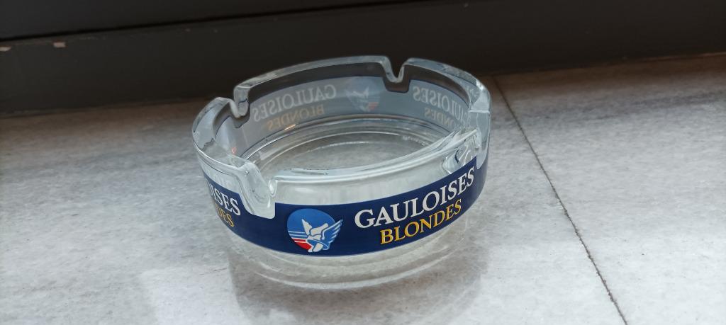 RECLAME ASBAK GAULOISES BLONDES in glas, Verzamelen, Ophalen of Verzenden, Gebruikt, Overige typen