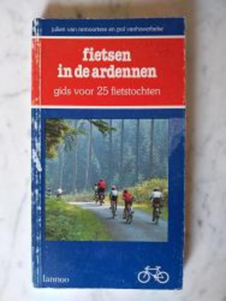 fietsen in de ardennen|Julien van Remoortere,... 9020911848, Ophalen of Verzenden, Zo goed als nieuw, Zie beschrijving