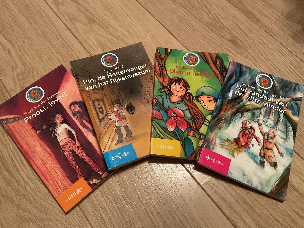 set 4 boekjes Leesleeuw, Boeken, Ophalen of Verzenden, Gelezen, Lydia rood, Fictie algemeen