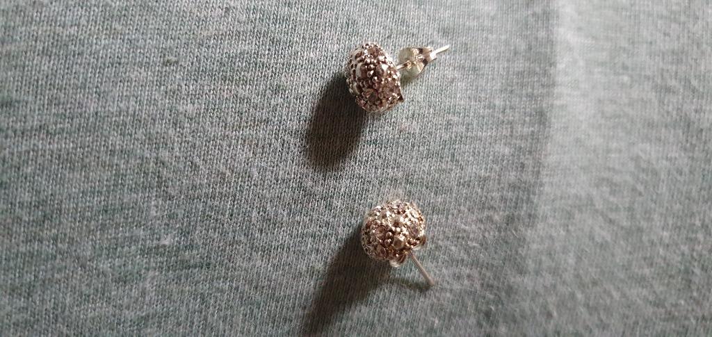 swarovski oorbellen met of zonder ketting, Verzamelen, Swarovski, Ophalen of Verzenden, Nieuw, Sieraad of Horloge