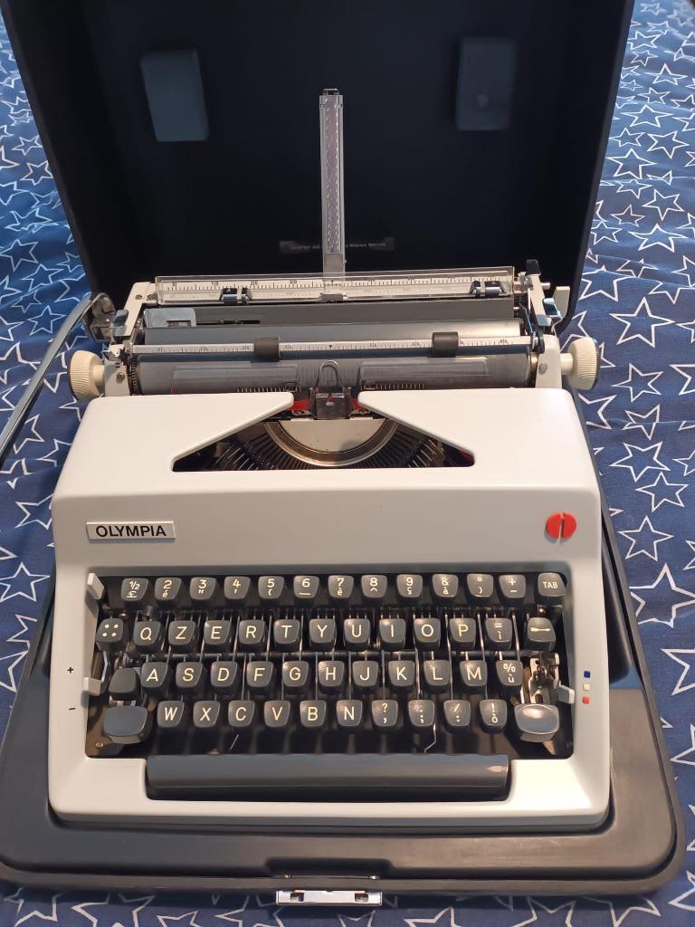 Typemachine Olympia, Ophalen, Gebruikt