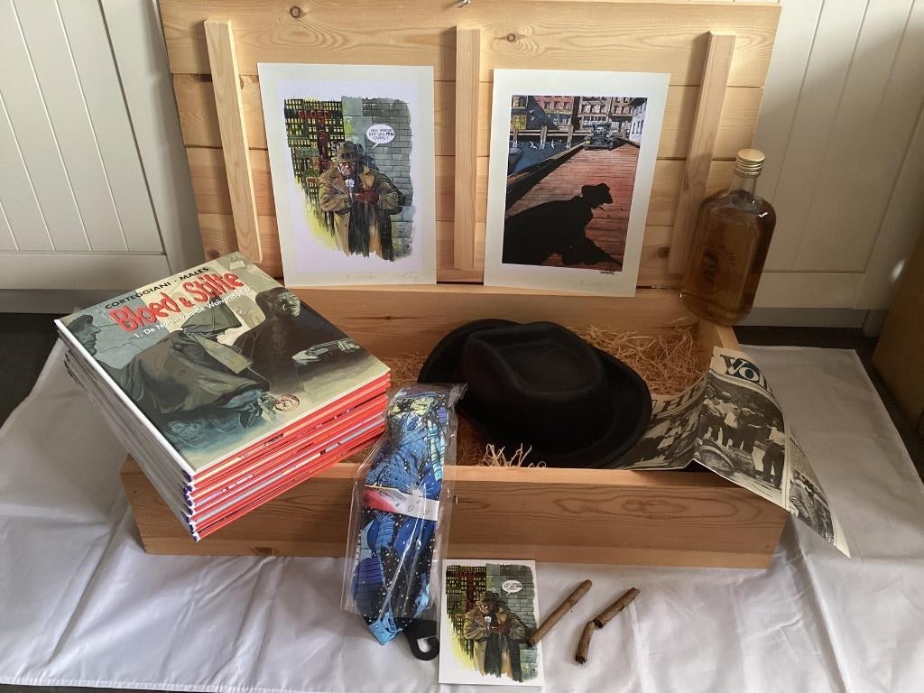 Bloed en Stilte - genummerde box met 10 hardcovers, Ophalen, Mitton / Corteggiani, Complete serie of reeks, Zo goed als nieuw