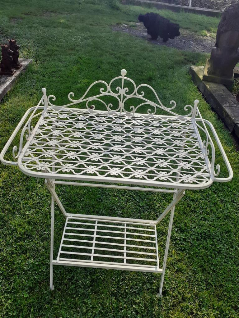 PRACHTIGE OPVOUWBARE TUINTAFEL MET SMEEDIJZEREN PATINA, Tuin en Terras, Ophalen, Nieuw, Metaal