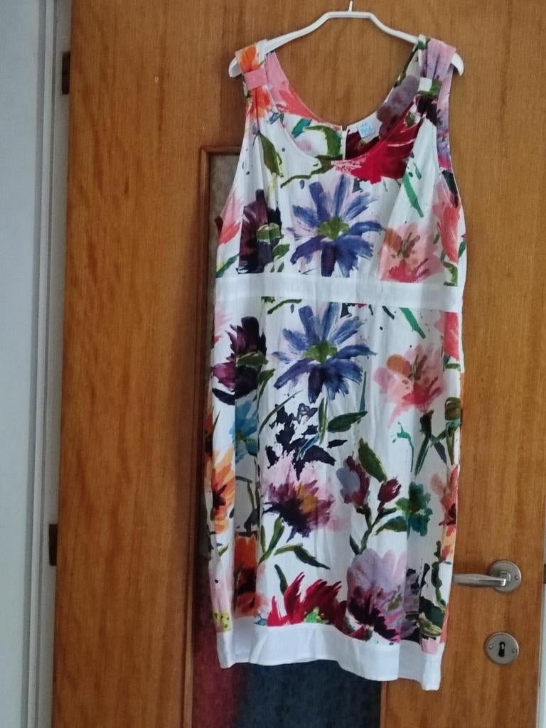 Robe taille 46, Ms mode, Enlèvement ou Envoi, Comme neuf, Taille 46/48 (XL) ou plus grande