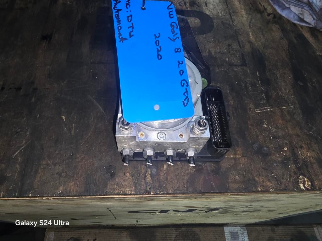 Abs pomp vw golf 8 2.0 GTD    DTU, Ophalen of Verzenden