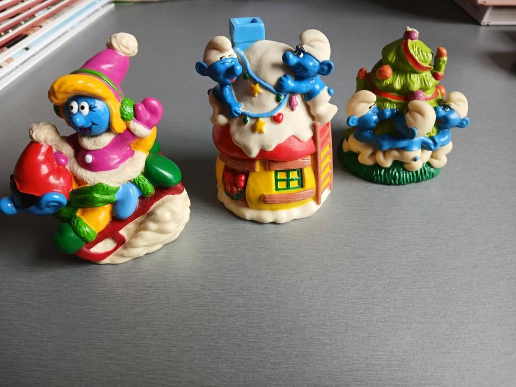 Figurines Schtroumpfs (3 dont 1 abîmée), Enlèvement ou Envoi, Utilisé, Poupée, Figurine ou Peluche