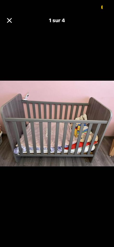 Lit bebe et commode+matela a vendre, Enfants & Bébés, Enlèvement, Comme neuf