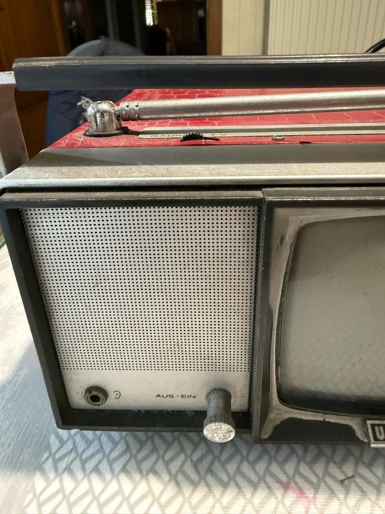 Radio-télévision à transistors Vintage Universe FK 100R, Antiquités & Art, Antiquités | TV & Hi-Fi, Enlèvement ou Envoi