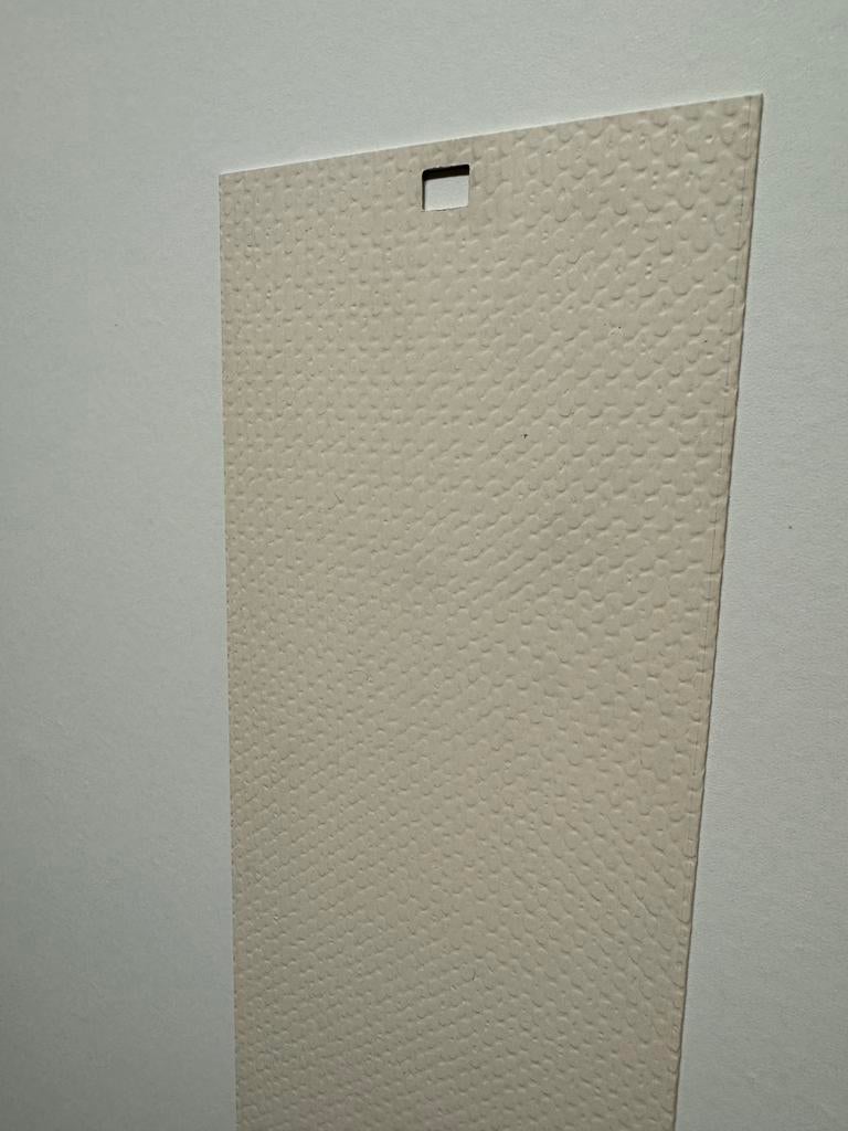 Luxaflex lamellen 2395 lengte x95mm / 30stuks / kleur 9001, Maison & Meubles, Ameublement | Rideaux & Stores à lamelles, Enlèvement
