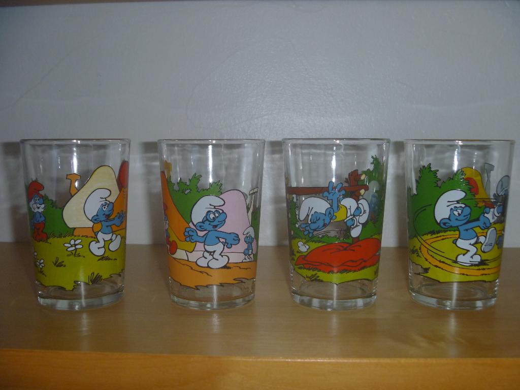 4 Smurfenglazen 1984, Ophalen of Verzenden, Smurfen, Gebruikt, Overige typen