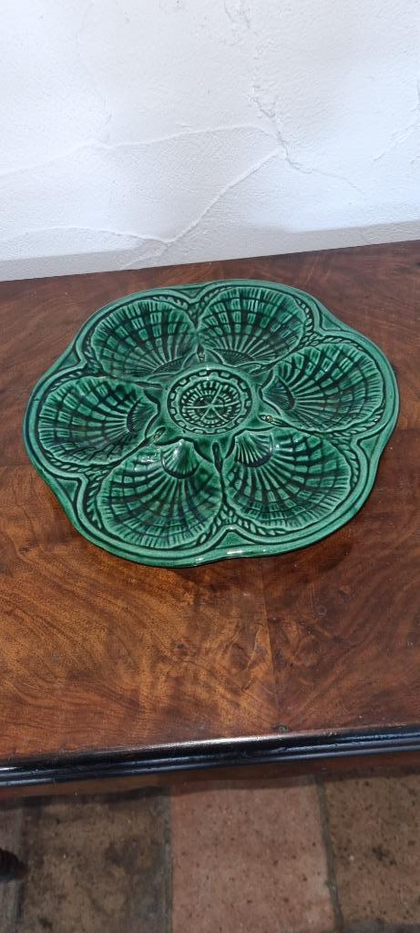 6 oesterborden in Sarreguenines slip/ Majolica., Huis en Inrichting, Keuken | Servies, Ophalen, Zo goed als nieuw, Bord(en), Overige stijlen