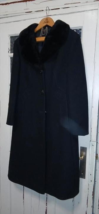 veste noire, Euro-Chic taille M, Enlèvement ou Envoi, Comme neuf, Taille 38/40 (M)