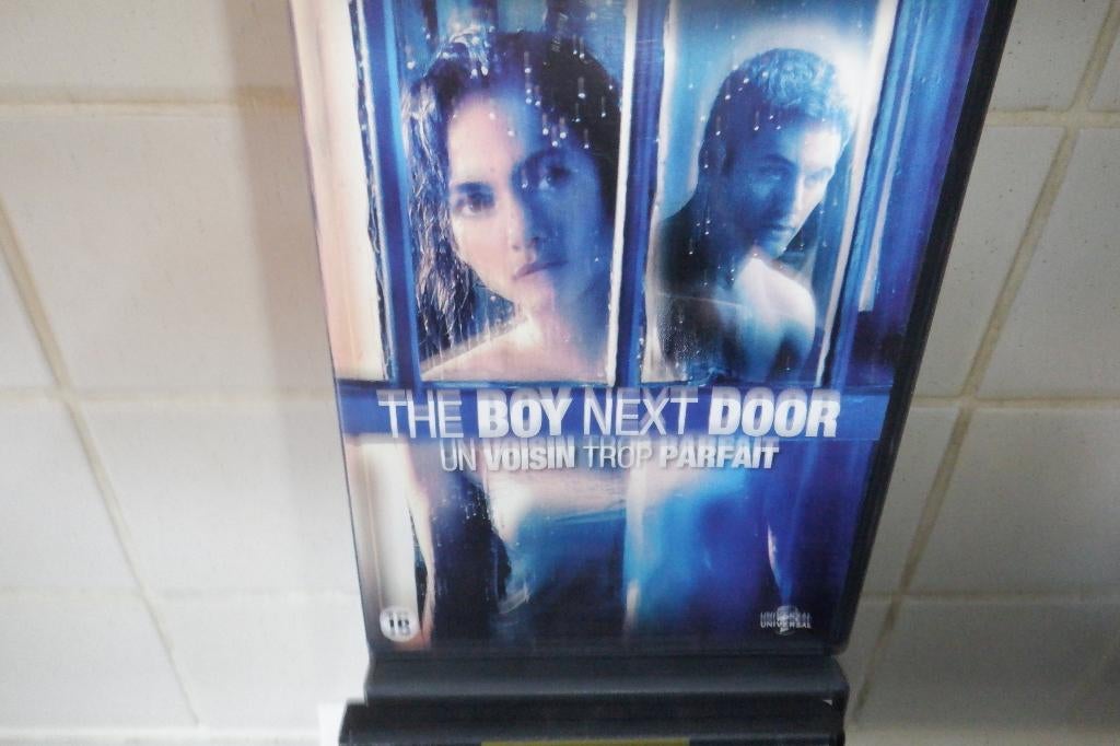 DVD The Boy Next Door.(Jennifer Lopez), CD & DVD, DVD | Thrillers & Policiers, À partir de 16 ans, Envoi, Comme neuf, Thriller d'action