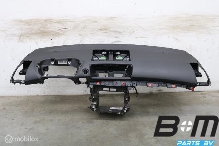 Dashboard BMW 1 serie E87 9158350, Utilisé
