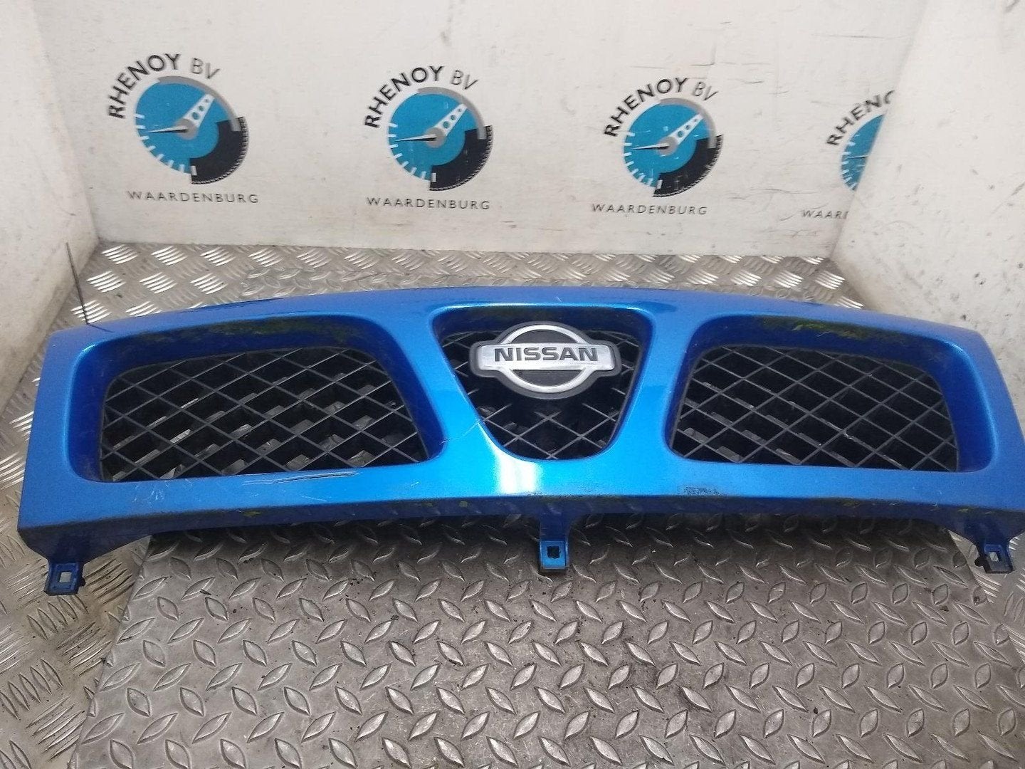 NISSAN TERRANO GRILLE 2000, Enlèvement ou Envoi, Utilisé, Stiba membre