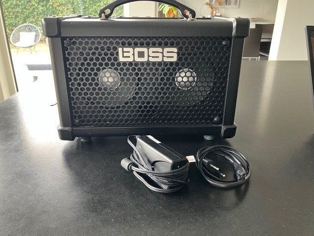 Dual Cube Bass LX basversterker, Muziek en Instrumenten, Versterkers | Bas en Gitaar, Ophalen, Zo goed als nieuw, Basgitaar, Minder dan 50 watt