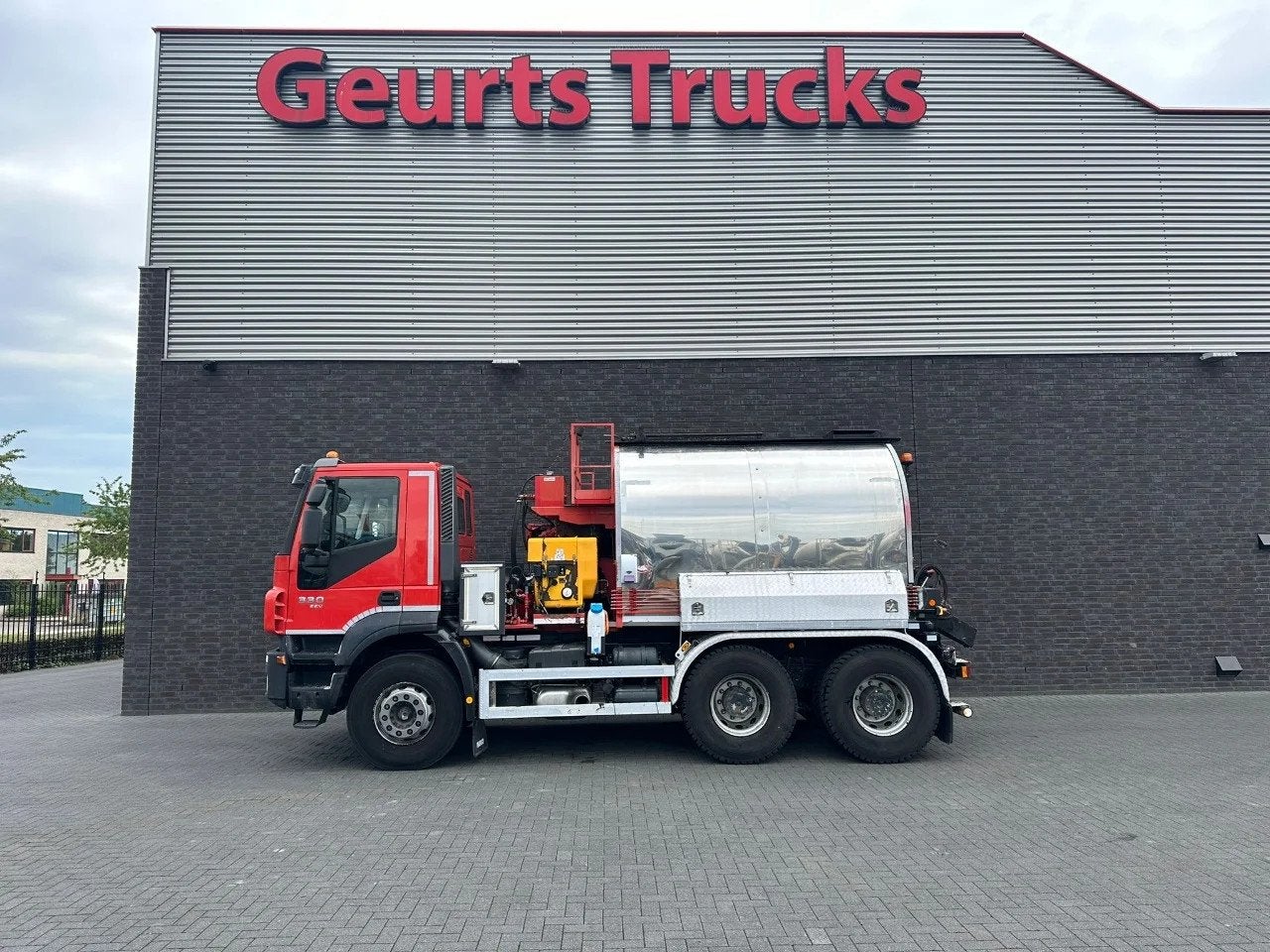 Iveco Trakker 330 6X4 LINNHOFF& HENNE AWÖL 600 6M3 ASFALTKO, Autos, Camions, Rouge, Euro 5, Achat, Iveco