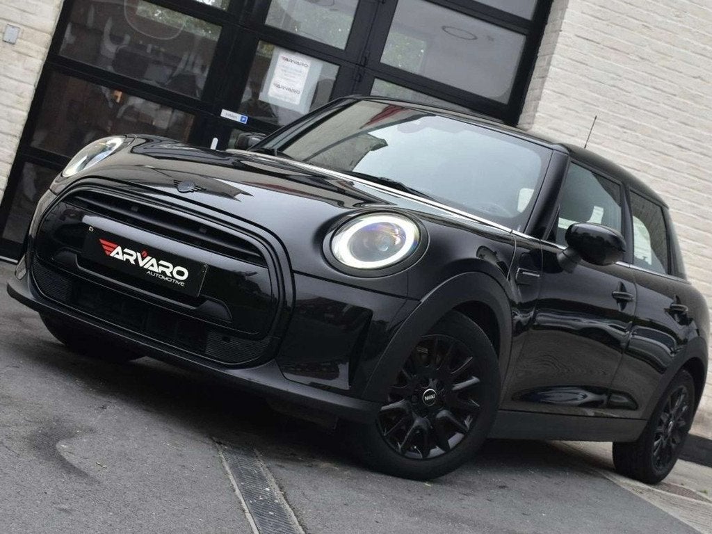 MINI Cooper 1.5IA Cooper / Leder / Camera / LED / Cruise / C, Auto's, Mini, Bedrijf, Te koop, Cooper, ABS, Airbags, Airconditioning