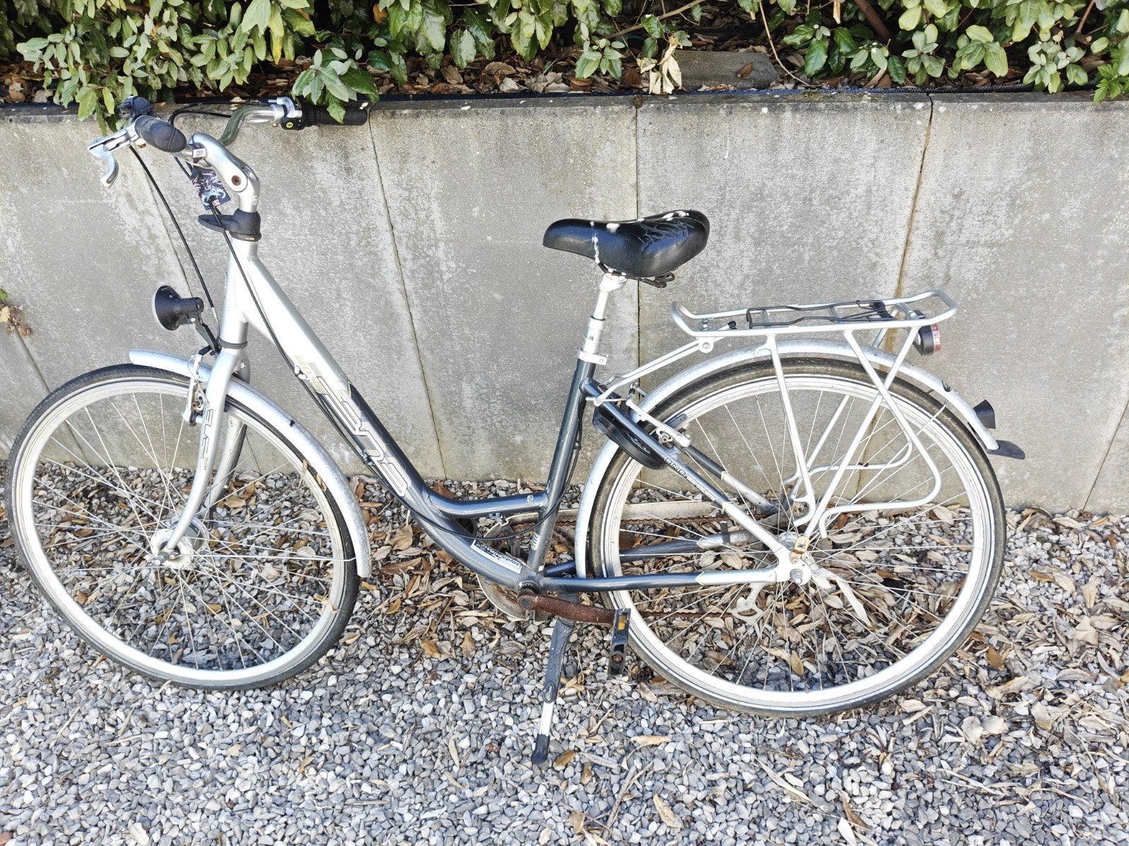 Damesfiets 28", Fietsen en Brommers, Ophalen, Gebruikt, Velgrem, Versnellingen
