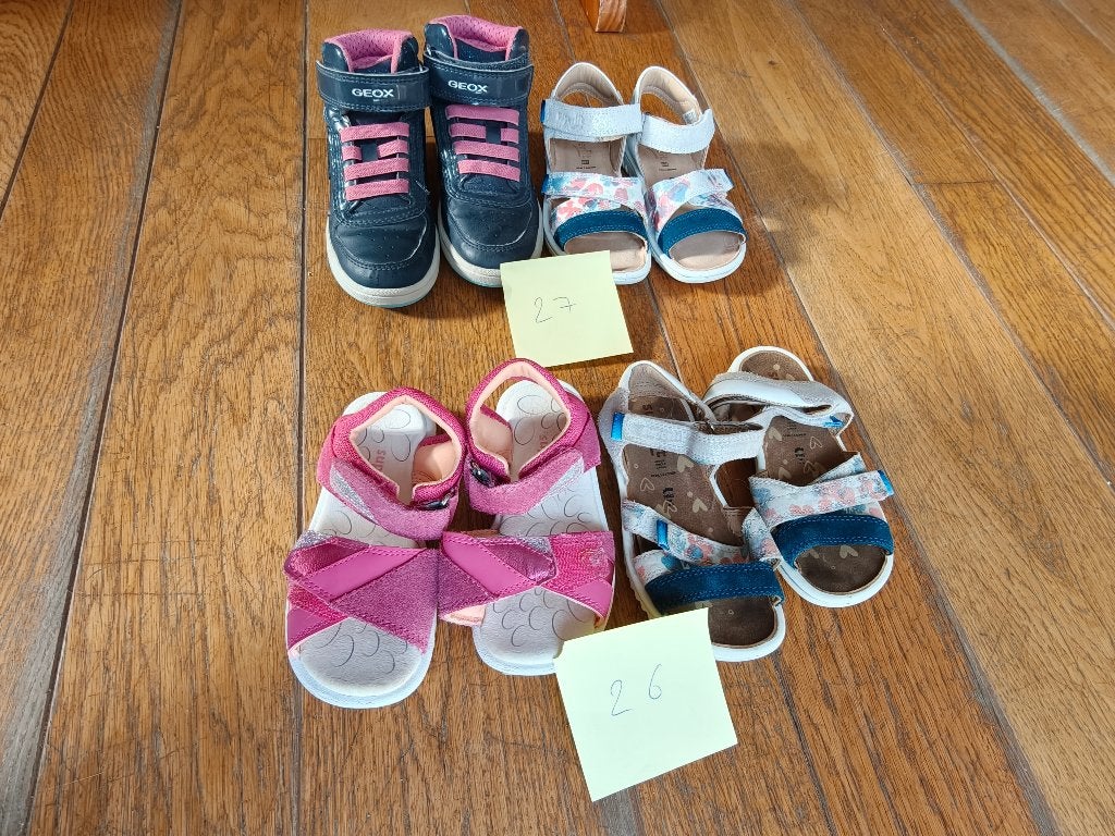 Lot de 4 paires chaussures fille taille 26/27 à 2,5€ chacune, Enfants & Bébés, Enlèvement, Utilisé, Chaussures, Fille