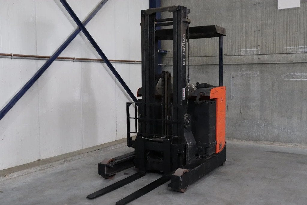 BT RRE160B 1,6 ton elektrische reachtruck, Articles professionnels, Machines & Construction | Chariots élévateurs & Transport interne